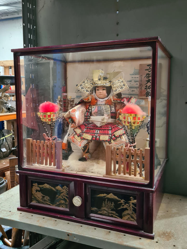samurai in glass case