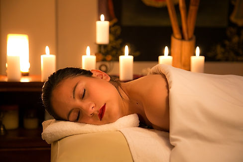 massages du monde pau #manitasdelsol Découvrez le Massage du Monde sur Manitas del Sol, un site dédié aux massages, soins énergétiques et à l'accompagnement en développement personnel et spirituel. Cette image représente la douceur et la détente d'un massage inspiré des techniques traditionnelles du monde entier. Plongez dans une expérience unique de bien-être global et de relaxation profonde. Explorez notre page "Massage du Monde" pour découvrir nos offres de massages inspirants venus des quatre coins de la planète. Laissez-vous transporter vers un état de tranquillité et de sérénité grâce à Manitas del Sol, votre partenaire pour l'épanouissement personnel et spirituel.