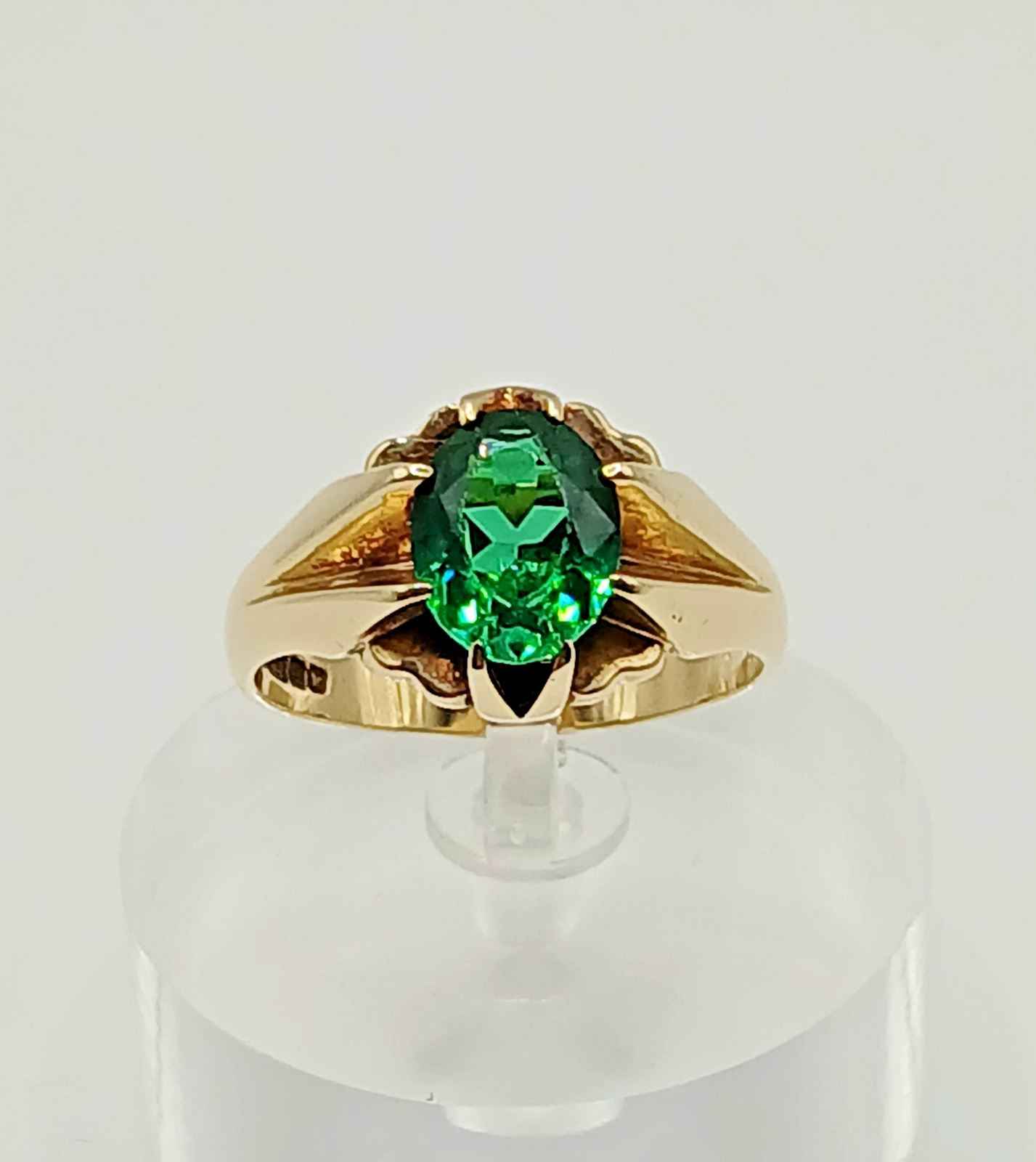 9CT GOLD GREEN STONE RING 5.16G SIZE V