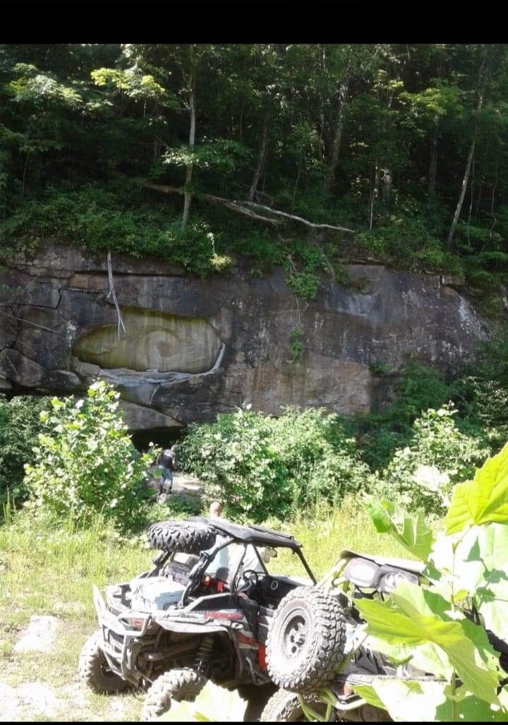 Hatfield McCoy TrailCabin RentalsBluewell WVGoldandBlueCabins