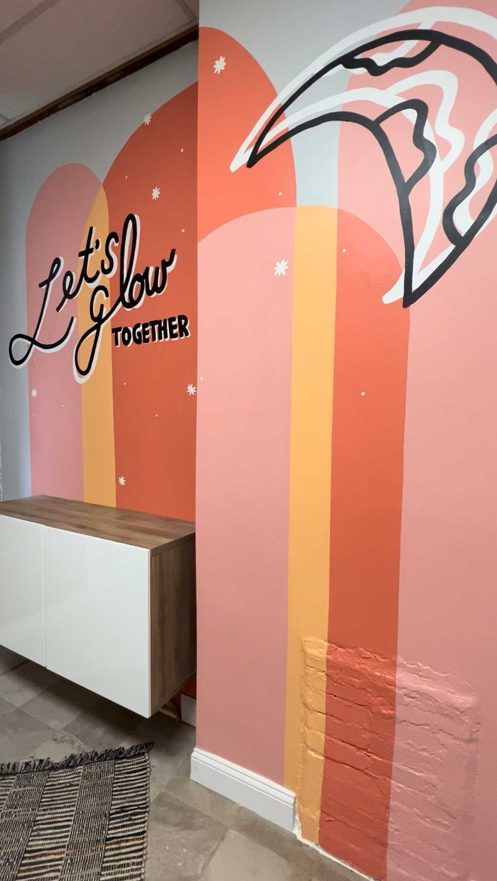 Spray tan room at beauty bar