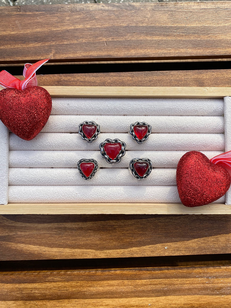 Thumbnail: Mini Rosarita Chain Heart Rings