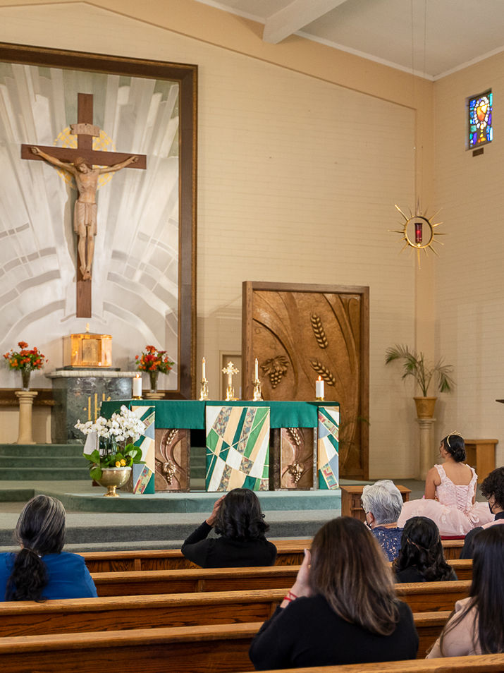 A beautiful quinceañera photographed by Milpitas based, Bay Area photographer GarciaPics.com