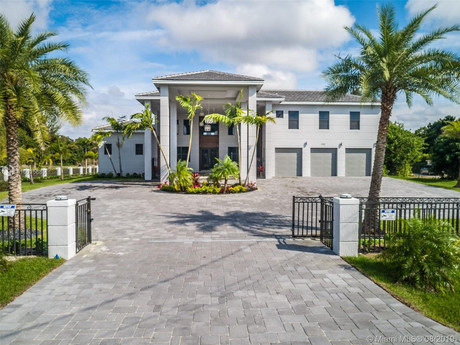 Home Front, Driveway and Exterior - Florida - RGV Homes