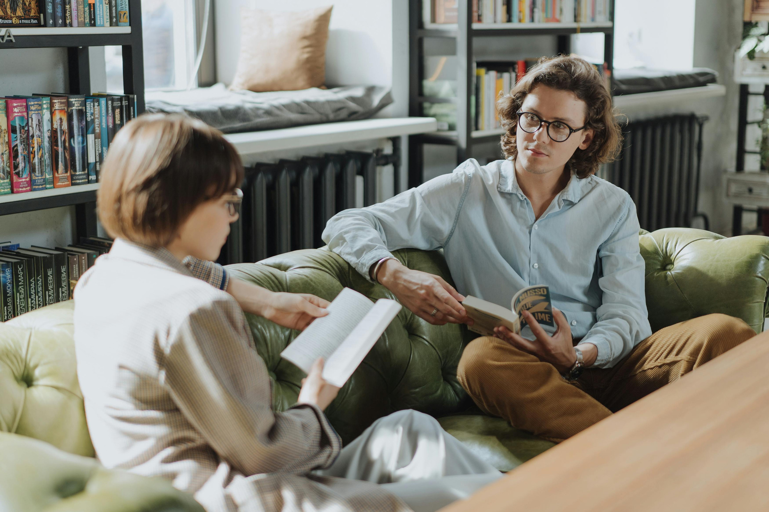 Book Coach vs. Editor: What's the Difference? | Writely Notable