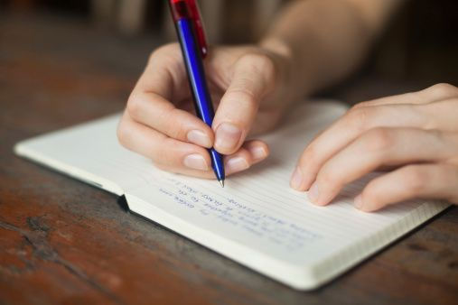 Memoir Writing Tips: 10 Proven Strategies to Write a Memoir That Moves People