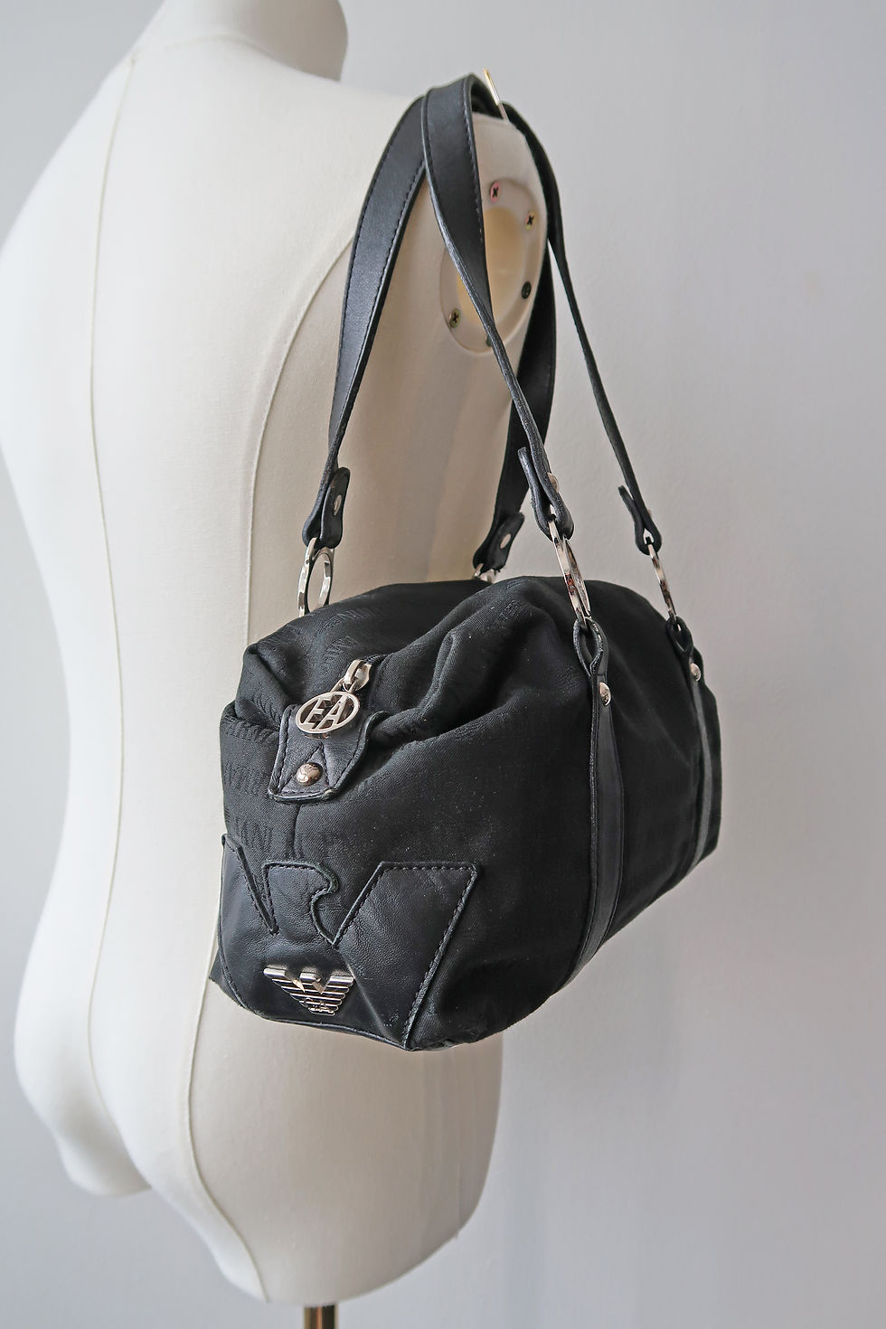 バッグ 00s ARMANI leather shoulder bag Y2K 00s ARMANI leather shoulder bag Y2K