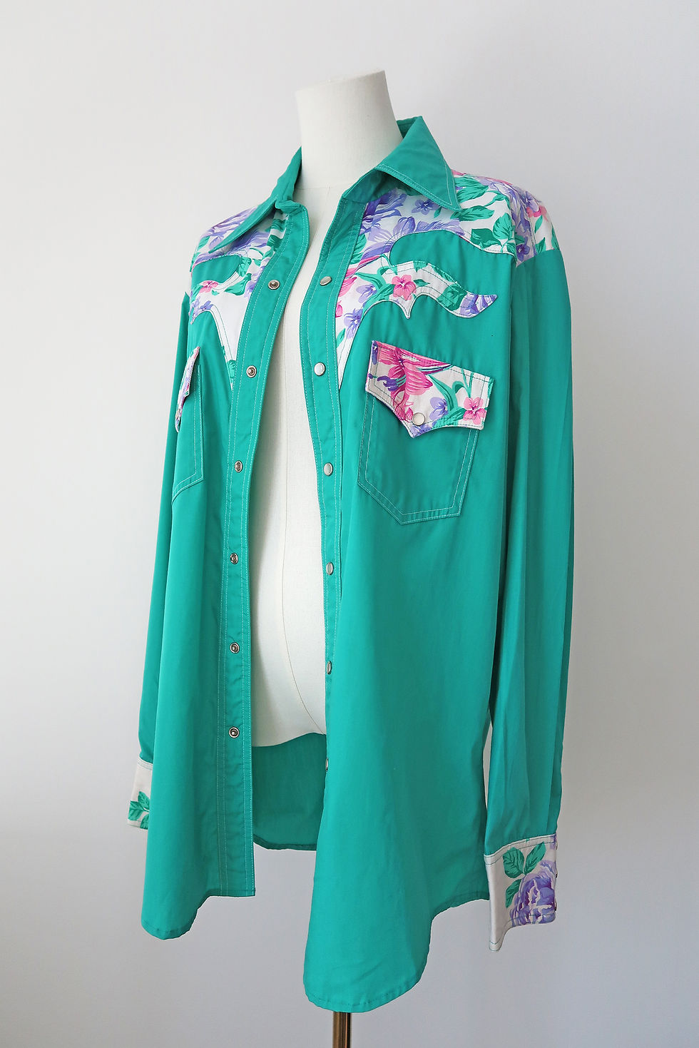 Thumbnail: Vintage 80's floral western detail short sleeve shirt. UK 16.