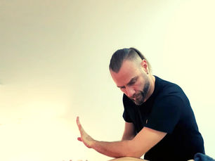 Enrico Fonte, founder of Bodymind Therapy Berlin, performing a deep tissue massage.