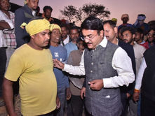 प्रभारी मंत्री पटेल का बडोरा मंडी में औचक निरीक्षण: बोले— "लापरवाही पर होगा सख्त एक्शन, किसानों का हित सर्वोपरि" BetulNews, MandiUpdate, NarendraShivajiPatel