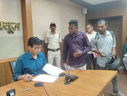 जनसुनवाई: आवेदनों के निराकरण में कोताही न बरतें अधिकारी, जिला पंचायत सीईओ अक्षत जैन के सख्त निर्देश  PublicGrievanceRedressal, AdministrativeAccountability, BetulDistrictUpdates