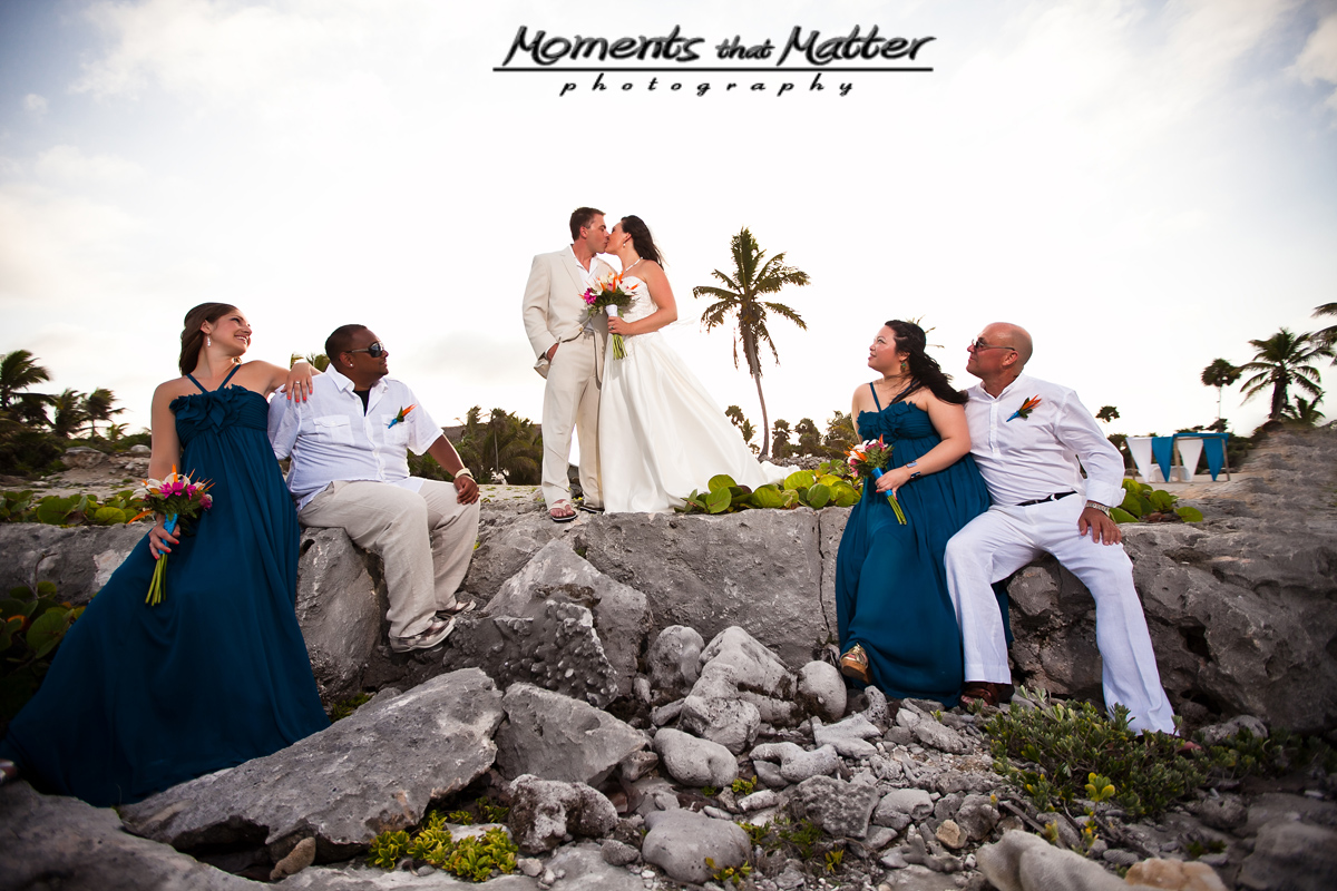 Oceanfront wedding group portrait at Grand Sirenis Riviera Maya