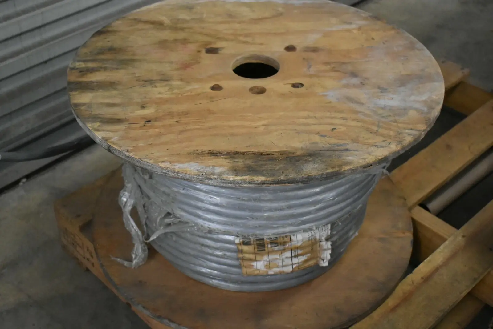 TAMAQUA CABLE BOSTMARINE 600V 2/C #6AWG,Gray Approx 300ft. One length