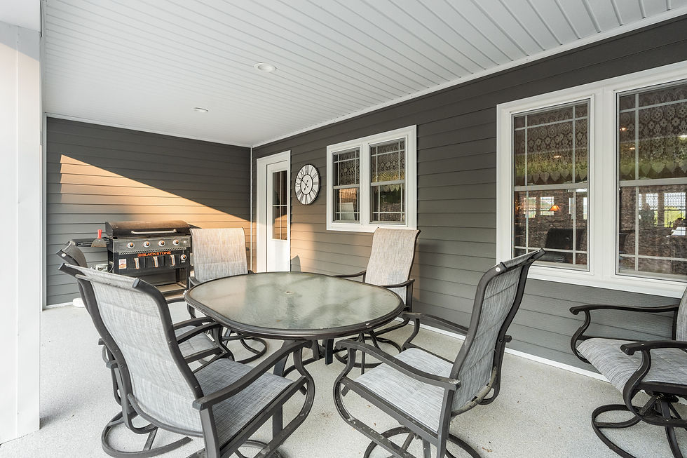 Back Porch, Grill & Outdoor Dinning