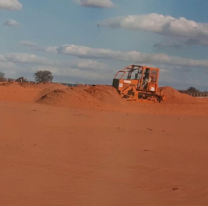 Miniatura: Alugo Trator de Esteira Fiatallias AD7B/Aluguel de Retro Escavadeira JCB-3C 4X4