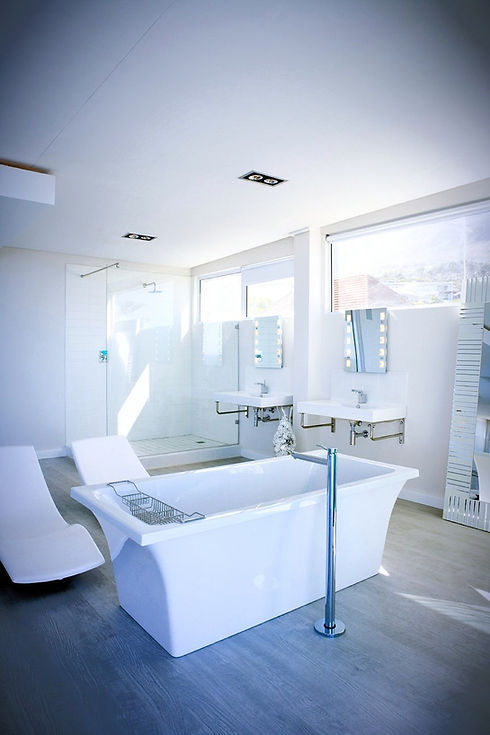 White Bathroom_edited_edited_edited.jpg