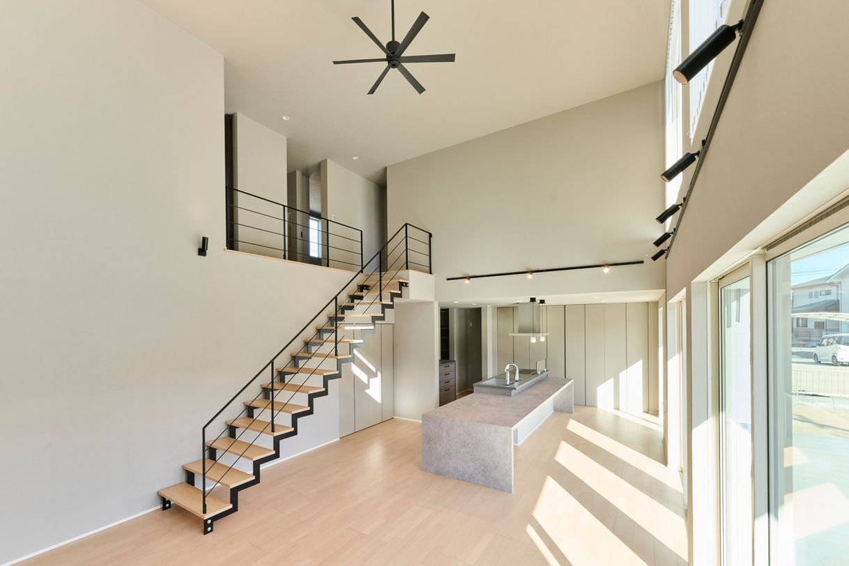 光と開放感に包まれる家