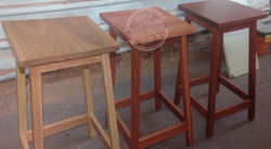 Cod.785 - quadrada - pé quadrado