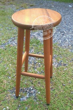 Cod.782 - redonda - pé torneado