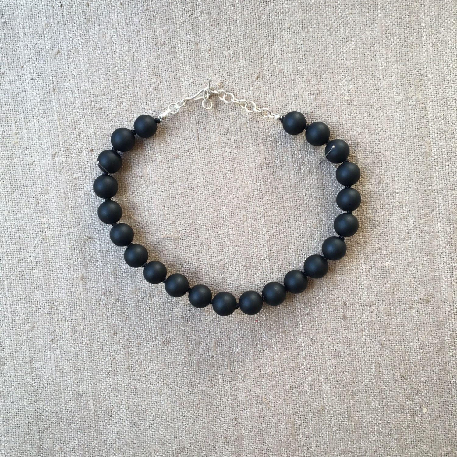 Adjustable onyx choker