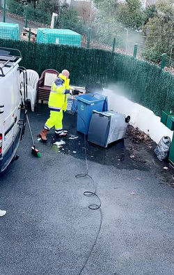 Nettoyage, conteneur poubelle.