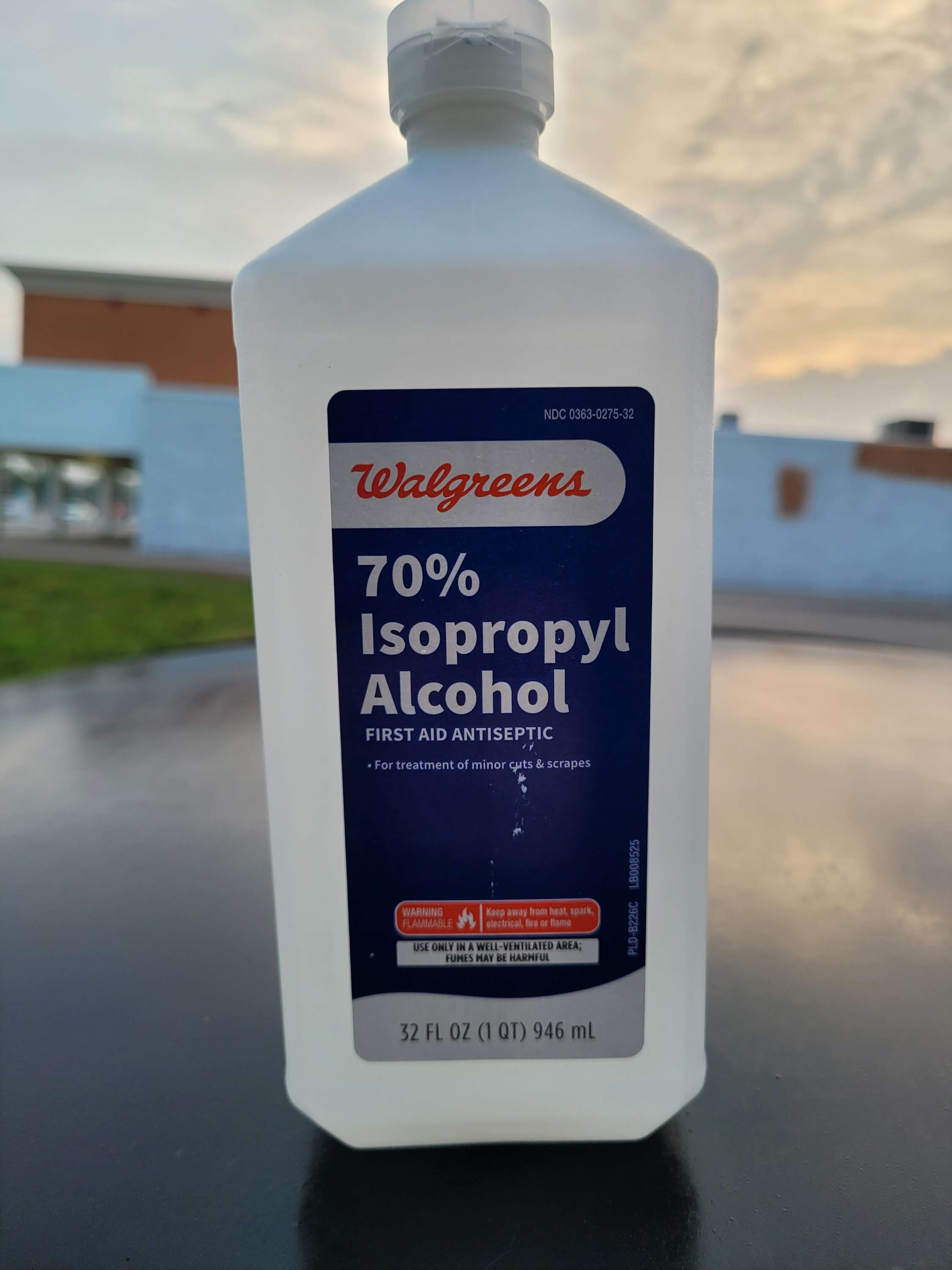 Walgreens 70% Isopropyl Alcohol 32 OZ.