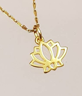 Lousbluete_Gold_klein_Yoga_yogaschmuck_yogamatte_yogakurs_Hatha_Kundalini_raja_Vinyasa_ash