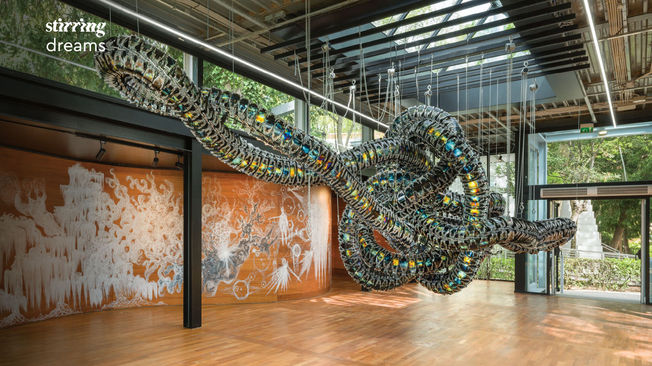 chroma-v-2022-installation-yunchul-kim-venice-art-biennale-2022-stirworld-220708011842.jpe