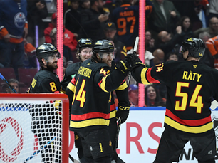 Leo’s Hockey Report: Kiefer Sherwood becoming major part of the Vancouver Canucks’ offence