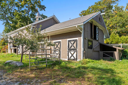 Short term vacation rentals in Bath, Maine. Property Managers: HelmsBnB on VRBO and Airbnb.