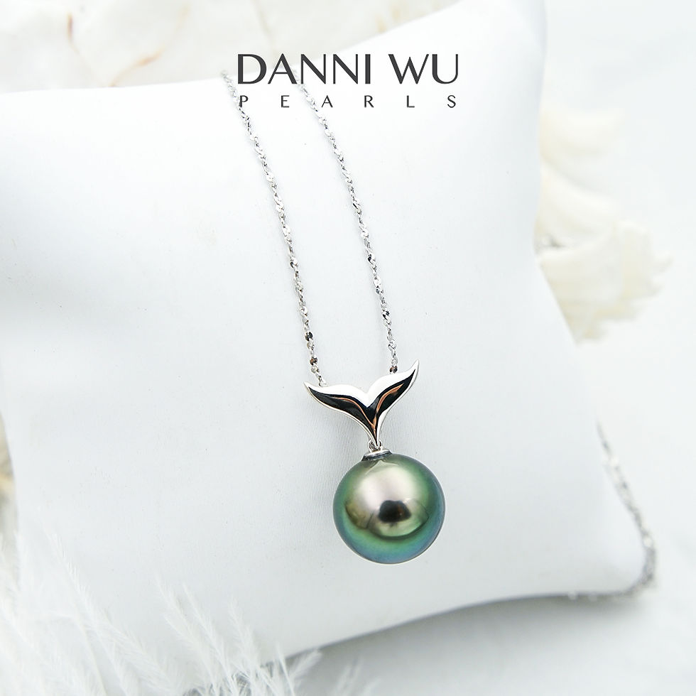 Thumbnail: Peacock Tahitian pearl pendant in 18K white gold whale tail design