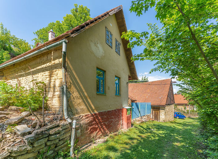 Boční pohled na dům v Javorníku u Vysokého Mýta.