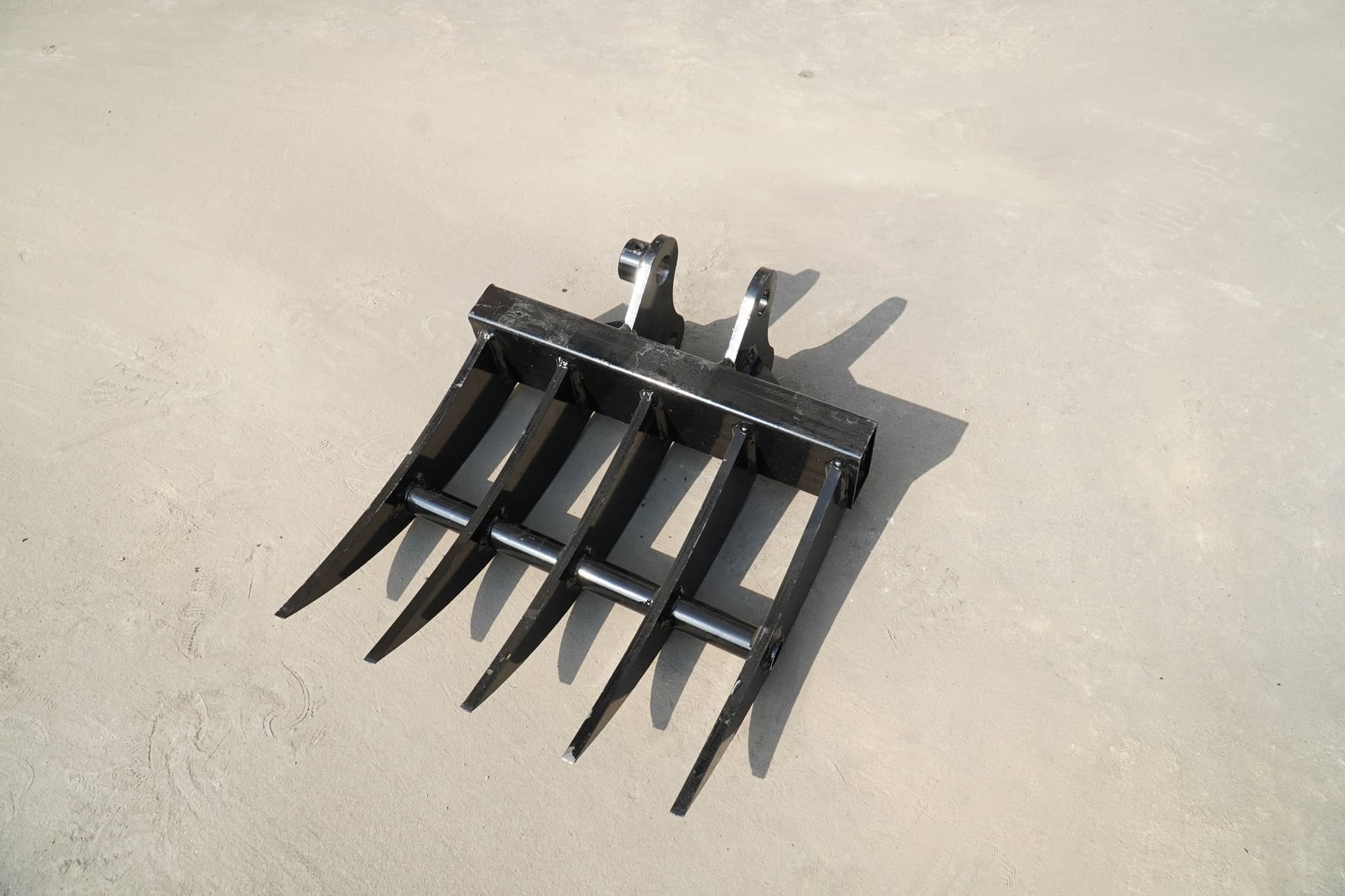 RIPPA R06 Excavator Rake Attachment — view 1