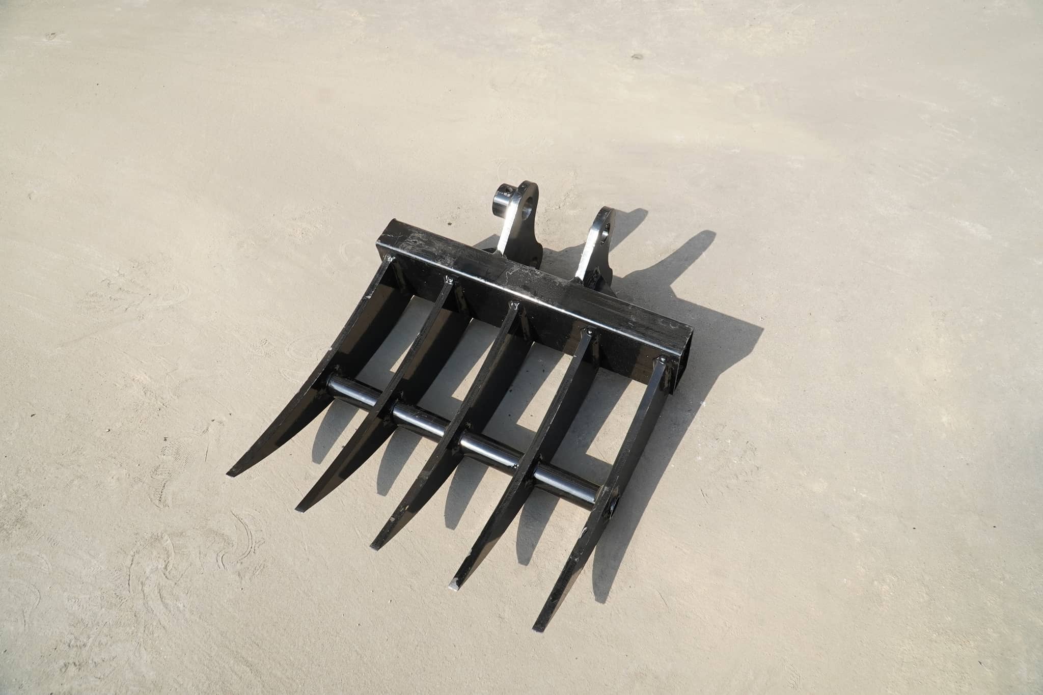 RIPPA R32 Excavator Rake Attachment (3.2T) — view 1