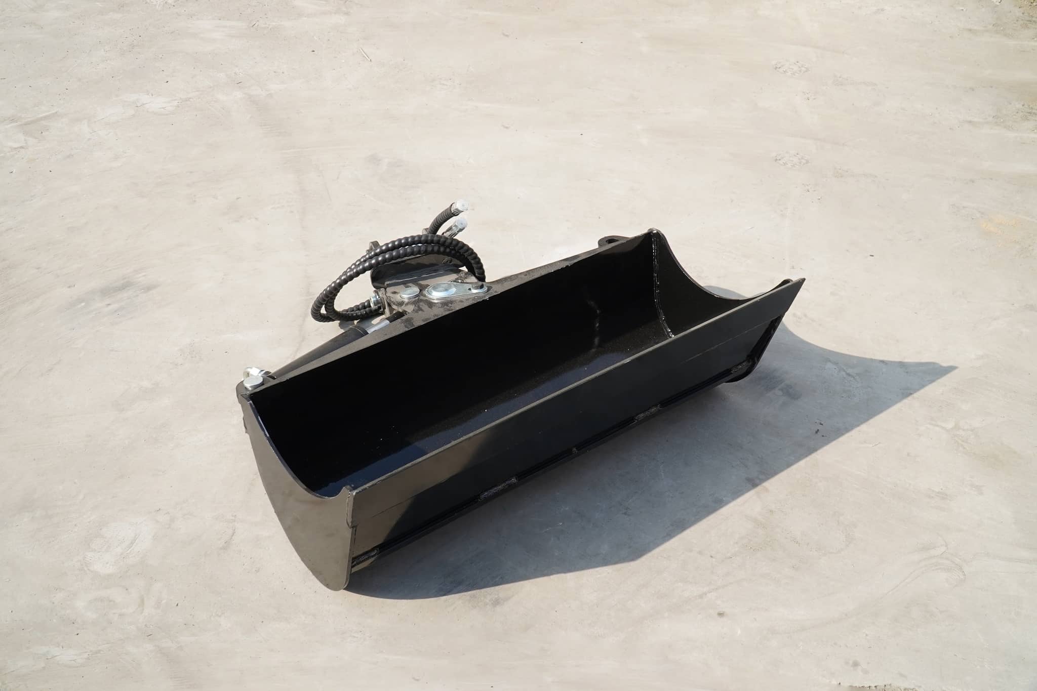 RIPPA R32 Excavator Tilt Bucket - Double Cylinder (3.2T) — view 1