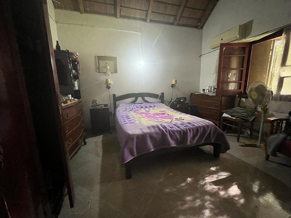 Miniatura: Casa De Tres Dormitorios Y Apartamento En Britópolis