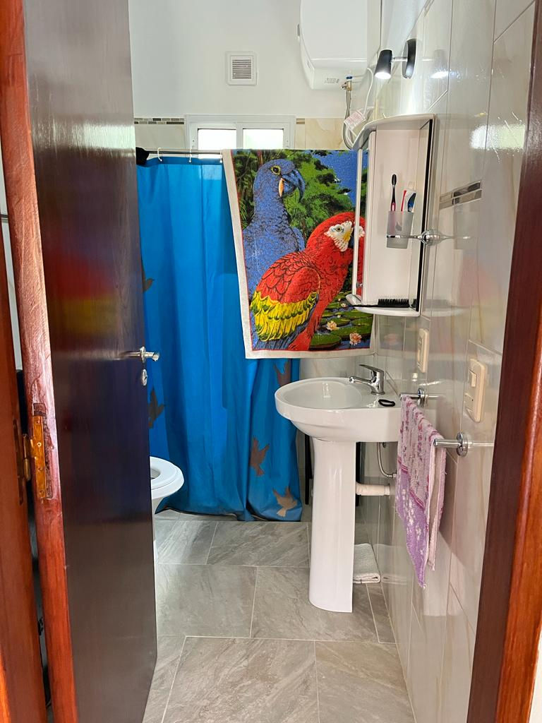 Miniatura: Sólida Casa De Dos Dormitorios En Balneario Los Pinos