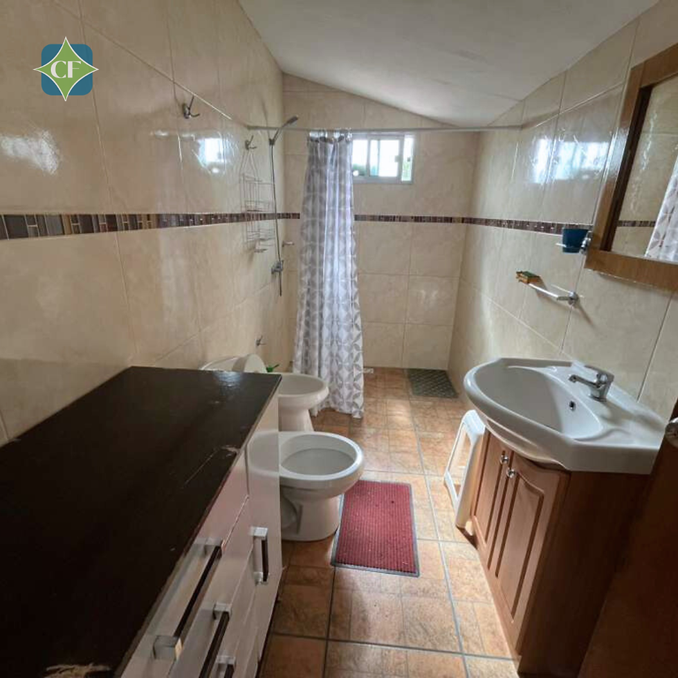 Miniatura: BONITA CASA CON GRAN CAPACIDAD EN BRITÓPOLIS