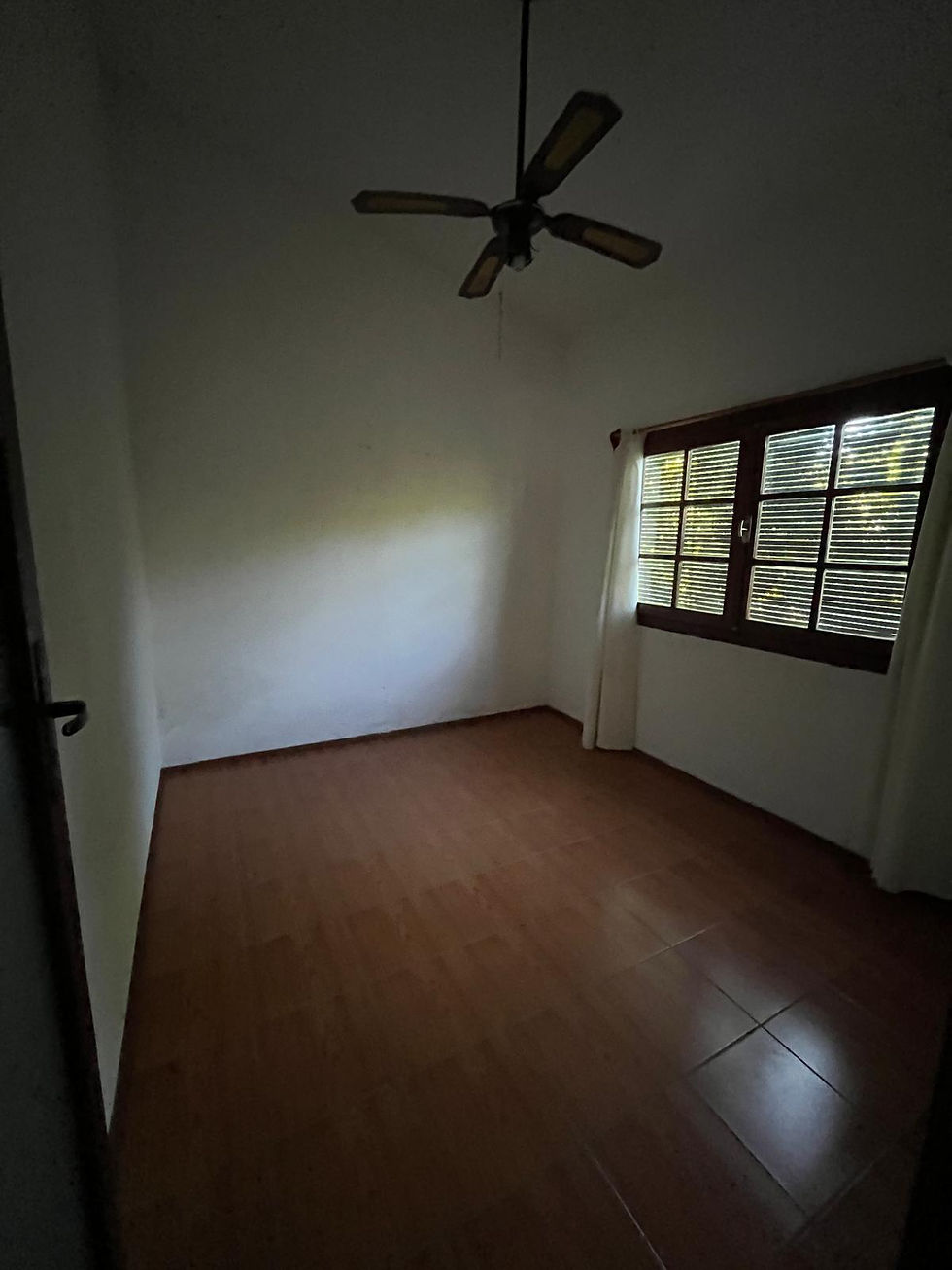 Miniatura: CASA EN LOS PINOS