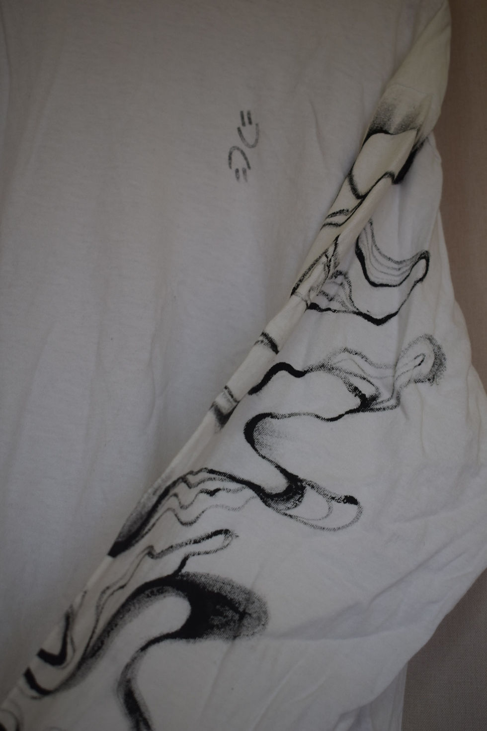 Thumbnail: Swirls long-sleeved tee