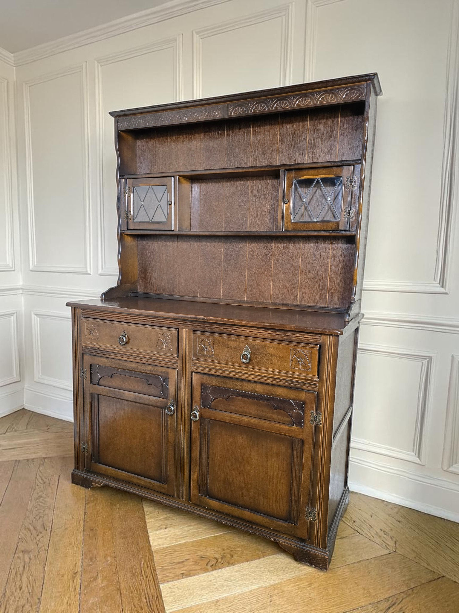 An Antique Style Style Dark Oak Two Tier Dresser Sideboard ~Delivery Available~