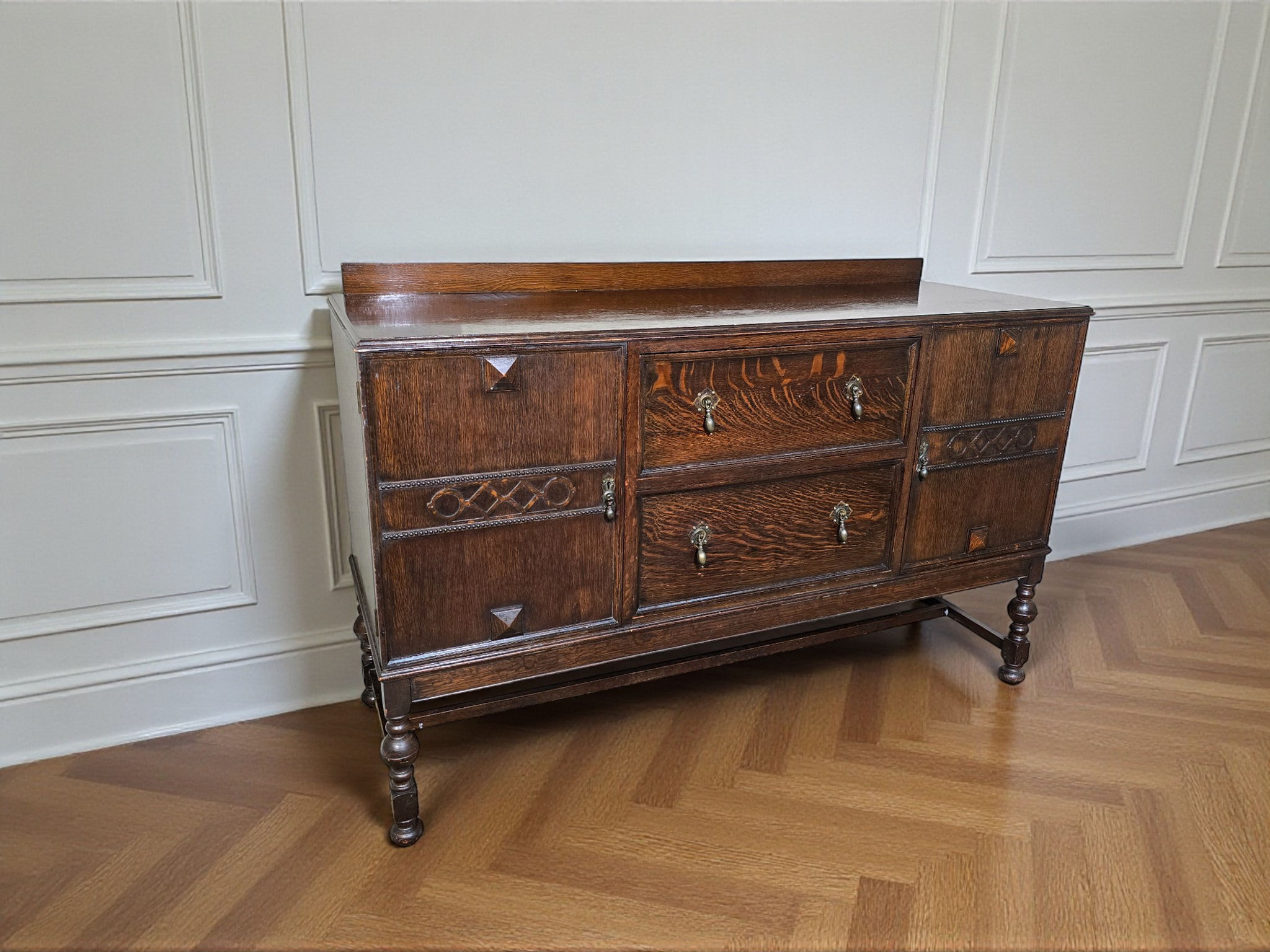 An Antique Style Oak Sideboard Buffet ~Delivery Available~