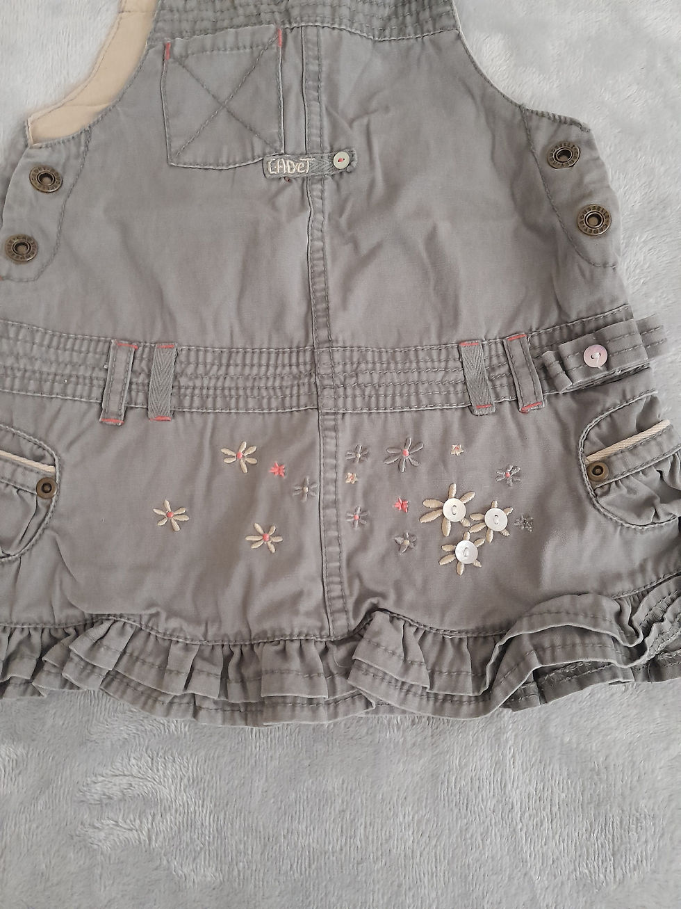 Miniature : Robe grise avec fleurs brodées et poches, Seconde Main.