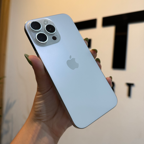 【極美品】iPhone15 Pro 256GB natural titanium iPhone 15 Pro 256GB TITÂNIO NATURAL (seminovo) – LS