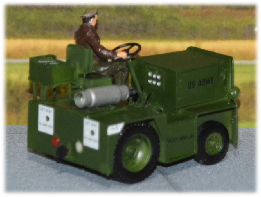 United G-40C tow tractor; 1:35