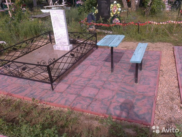 Укладка плитки на могилах 9