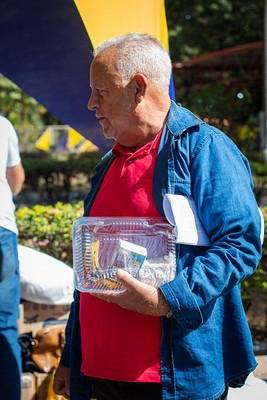 O pelego Afonso com o lanchinho fornecido pelos patrões - 22.08.2026 - Clube do Sesi Betim