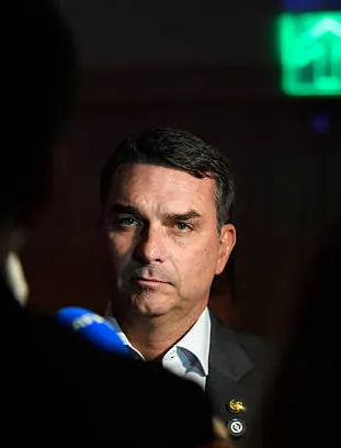 A disputa pelos espólios de Bolsonaro e o rumo das eleições