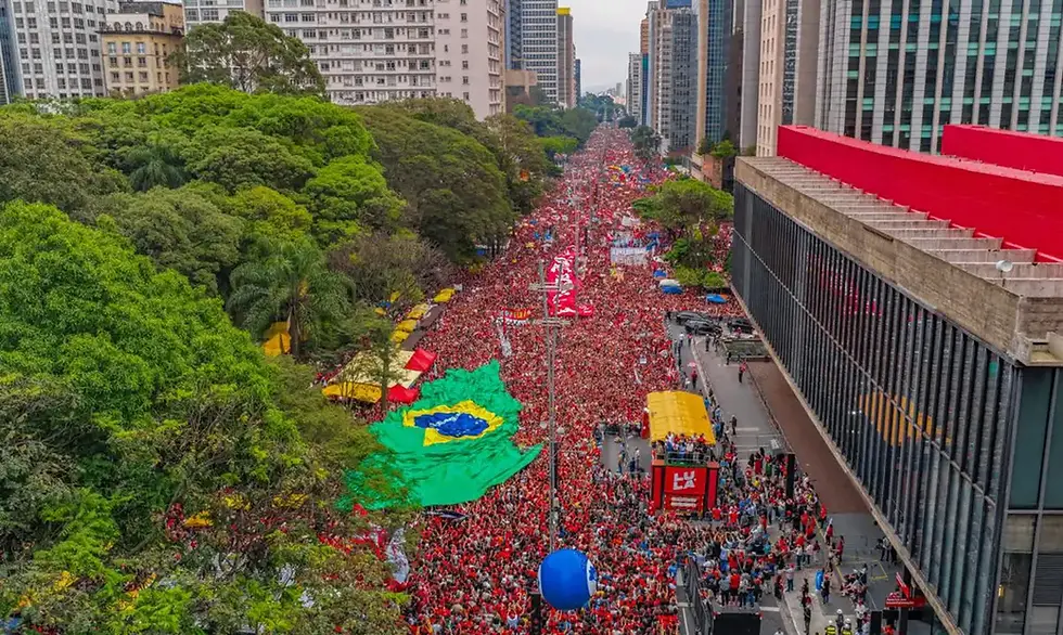 Paulista tomada por mais de dois milhões de antifascistas. Foto: Agência Brasil
