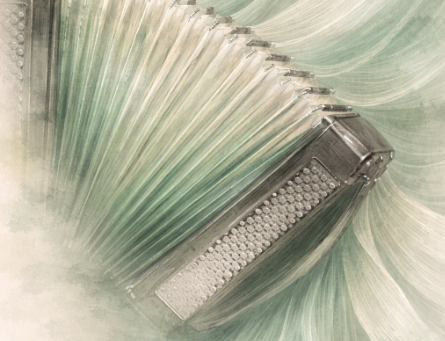 Иллюстрация к посту Инны Гендель «Складки времени». Меха аккордеона крупным планом в зелёно-молочной гамме, визуальная метафора складок времени.